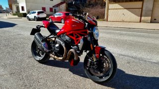 Ducati Monster 1200R Roja
