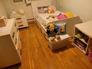 Cuna infantil combustible en cama de 90