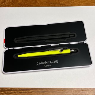 Bolígrafo Caran d'Ache 849