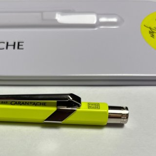 Bolígrafo Caran d'Ache 849