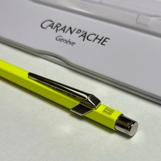 Bolígrafo Caran d'Ache 849