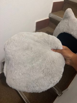 Cama para gato gris