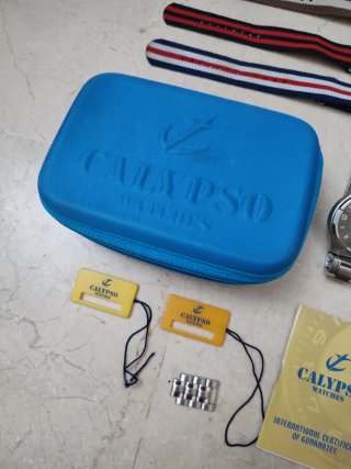 Lote de relojes, cajas y correas accesorios