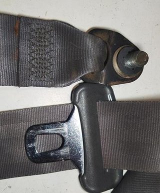 Mitsubishi 6968 cinturón seguridad trasero montero