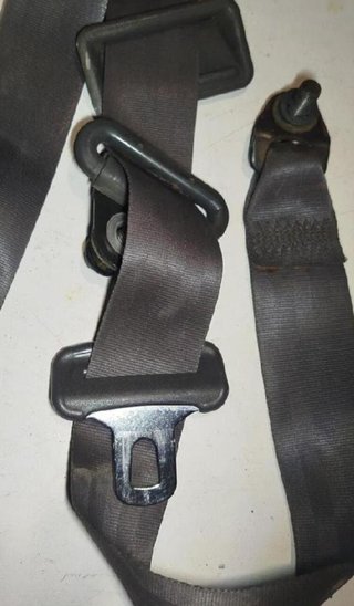 Mitsubishi 6968 cinturón seguridad trasero montero