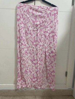 Falda larga floral rosa y blanca
