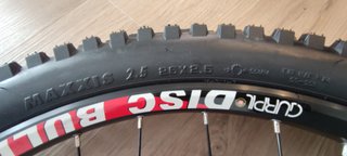 Rueda 26 Gurpil con cubierta Maxxis Nueva.