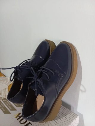Zapatos charol azul cordones
