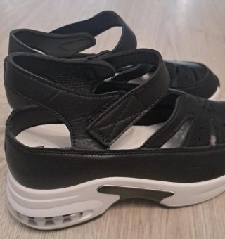 Sandalias deportivas plataforma mujer negras