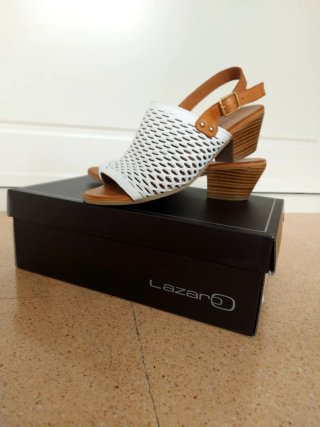 Sandalias pala rejilla blancas y marrón