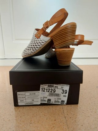 Sandalias pala rejilla blancas y marrón