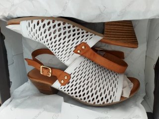 Sandalias pala rejilla blancas y marrón