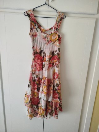 Vestido volantes flores Talla M