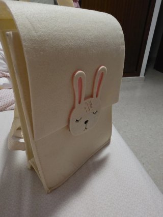 Maleta infantil con diseño de conejo