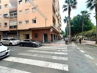 Local comercial en venta en Barrio Alto - San Félix - Oliveros - Altamira en Almería