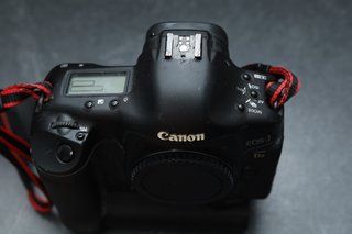 Canon EOS 1Ds Mark II para piezas (Averiada)