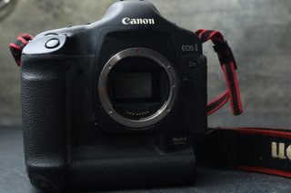Canon EOS 1Ds Mark II para piezas (Averiada)