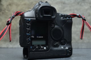 Canon EOS 1Ds Mark II para piezas (Averiada)