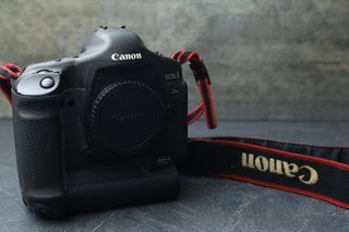 Canon EOS 1Ds Mark II para piezas (Averiada)