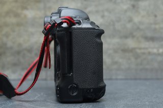 Canon EOS 1Ds Mark II para piezas (Averiada)