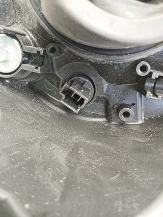 FARO DERECHO SUZUKI SWIFT BERLINA (RS/MZ) M13A 35