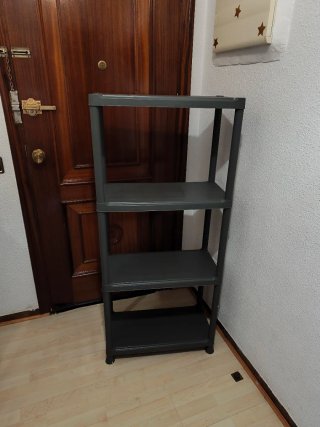 Estantería de plástico gris