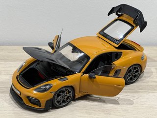 Porsche 718 Cayman GT4 RS 1:18 Norev