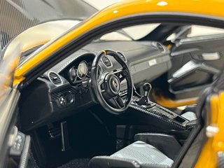 Porsche 718 Cayman GT4 RS 1:18 Norev