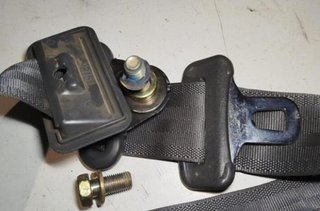 Cinturón mitsubishi tk520en134 montero 2.8 td 6977