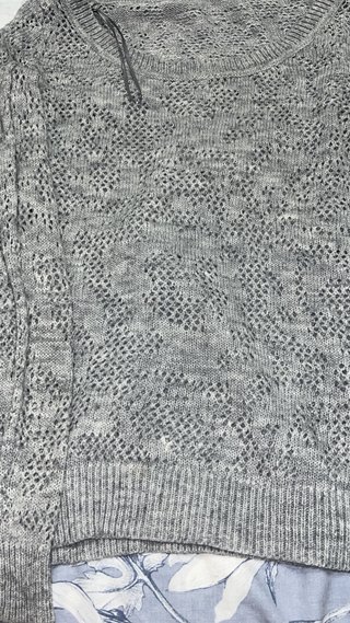 Jersey gris de punto calado