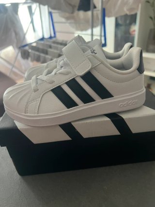 Zapatillas Adidas Blancas y Negras Originales