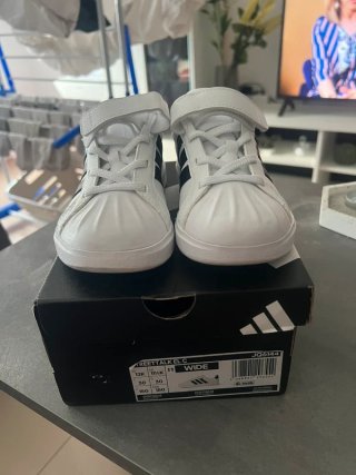 Zapatillas Adidas Blancas y Negras Originales