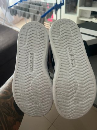 Zapatillas Adidas Blancas y Negras Originales