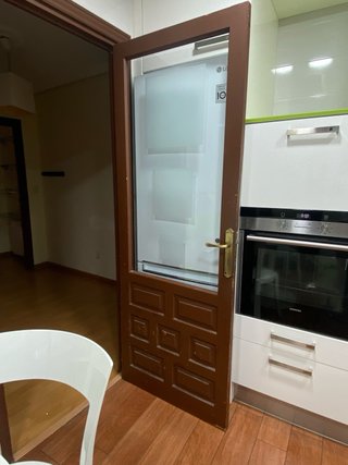 2 Puertas madera doble cristal.