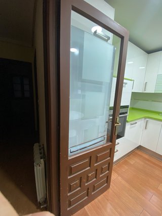2 Puertas madera doble cristal.