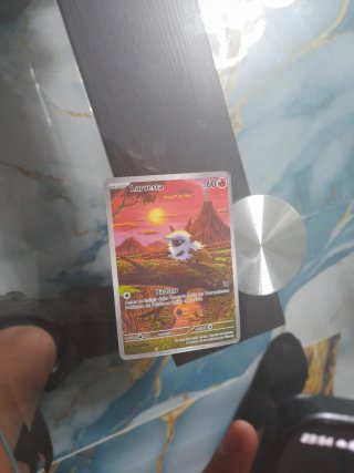 Carta Pokémon Larvesta Básico