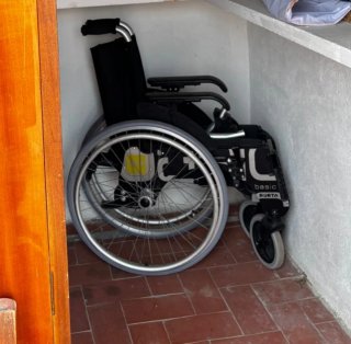 Silla de ruedas plegable