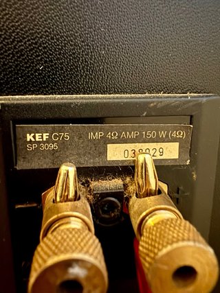 Altavoces KEF C75
