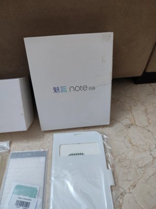 Lote de cajas, fundas, protectores etc de móvilles