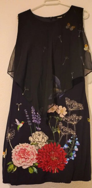 Vestido Desigual Talla S negro Flores