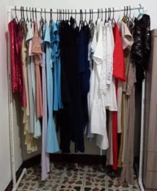 Ropa variada mujer y de hombre