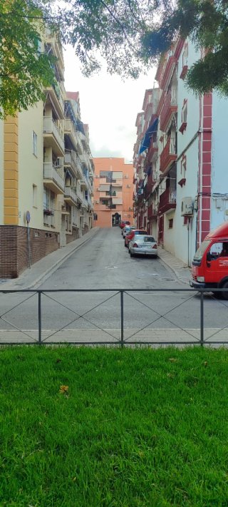 Plaza de garaje con trastero
