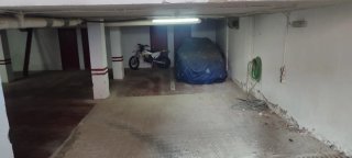 Plaza de garaje con trastero