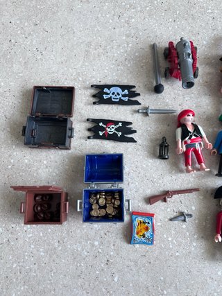 Playmobil 16 Figuras Piratas y Accesorios