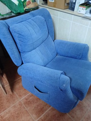 Sillón azul de tela