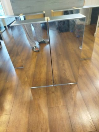 Camerino de cristal y madera