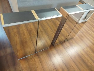 Camerino de cristal y madera