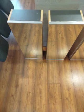 Camerino de cristal y madera