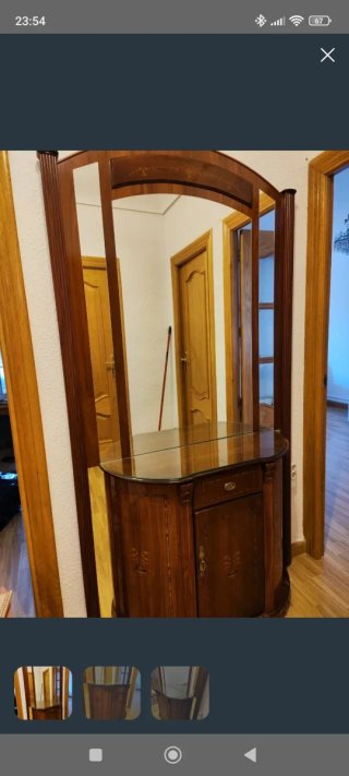 Recibidor de madera con espejo y cristal