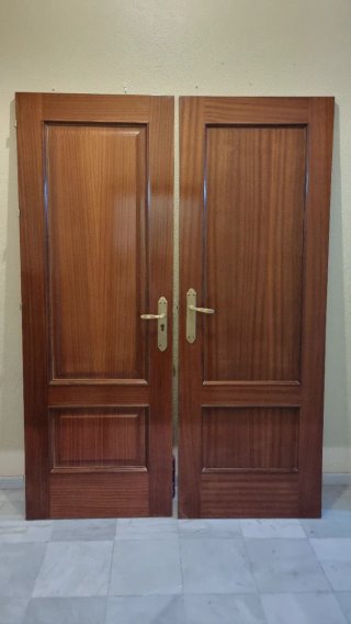 Puertas de madera maciza